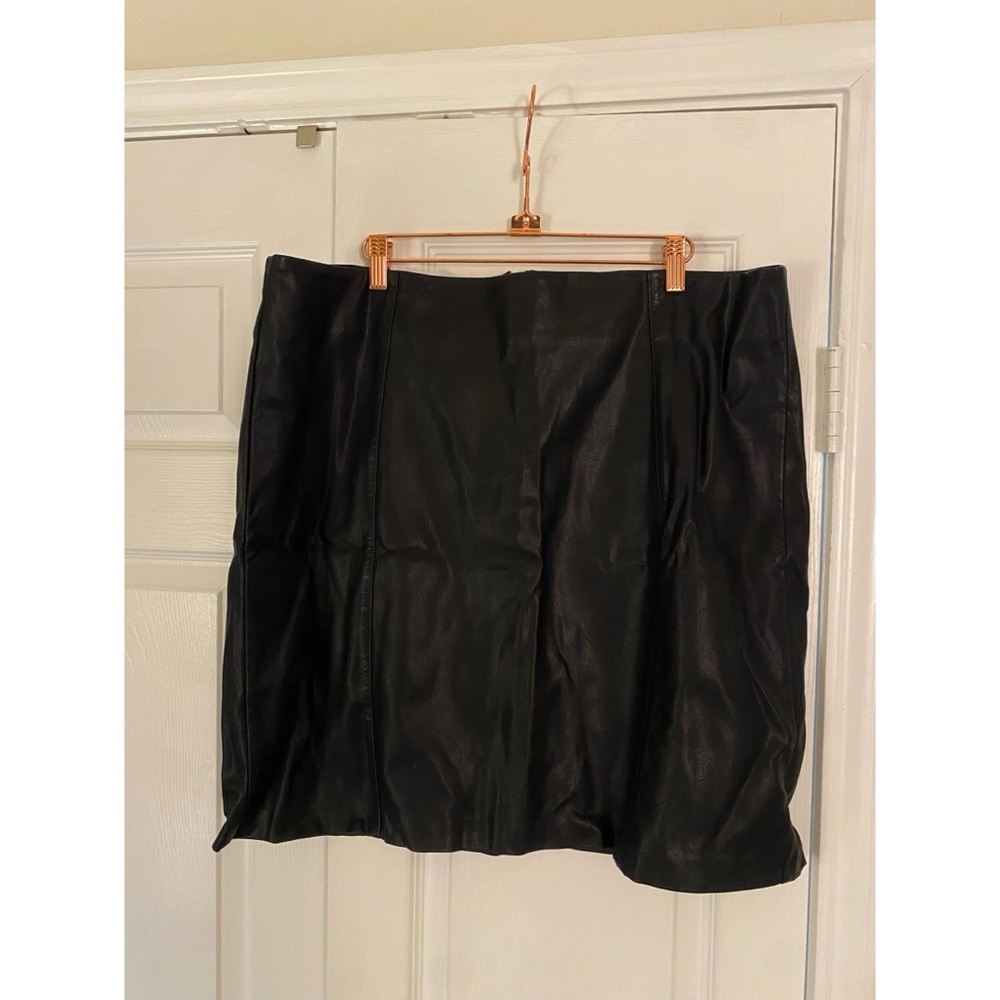 New Look Curves Faux Leather Skirt, Size 14